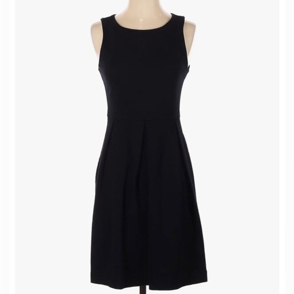 Gap black pleated black a line dress size 2